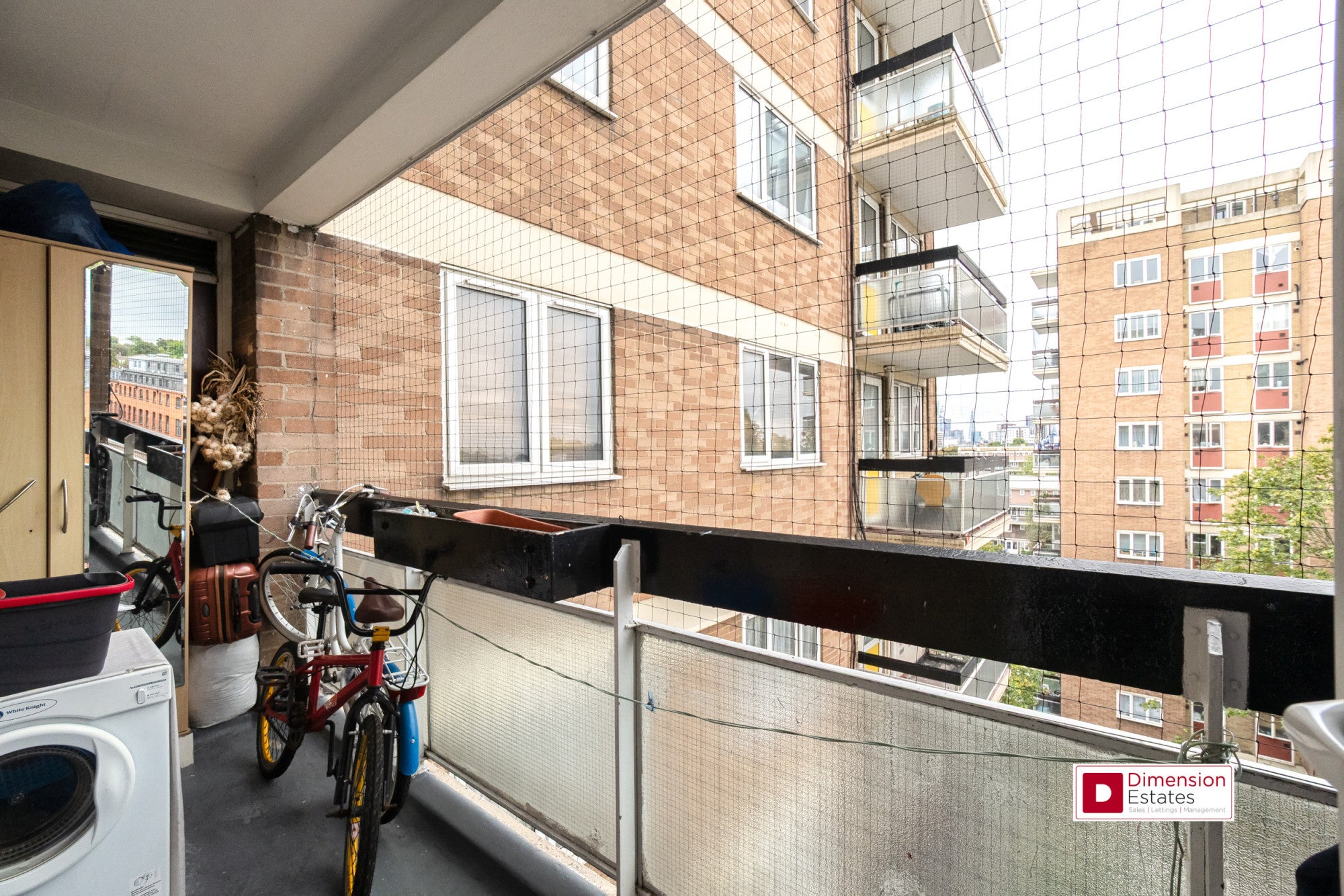 Flat Woodford Mews in Greater London