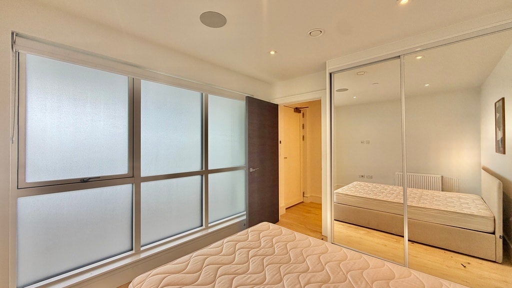 Flat Humphry Repton Lane in Greater London