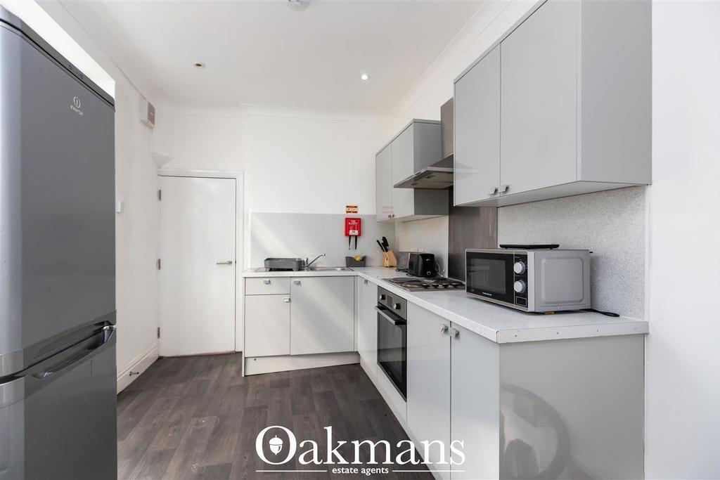 Flat Summerfield Crescent in Birmingham