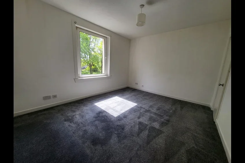 Flat Brownside Drive in Glasgow