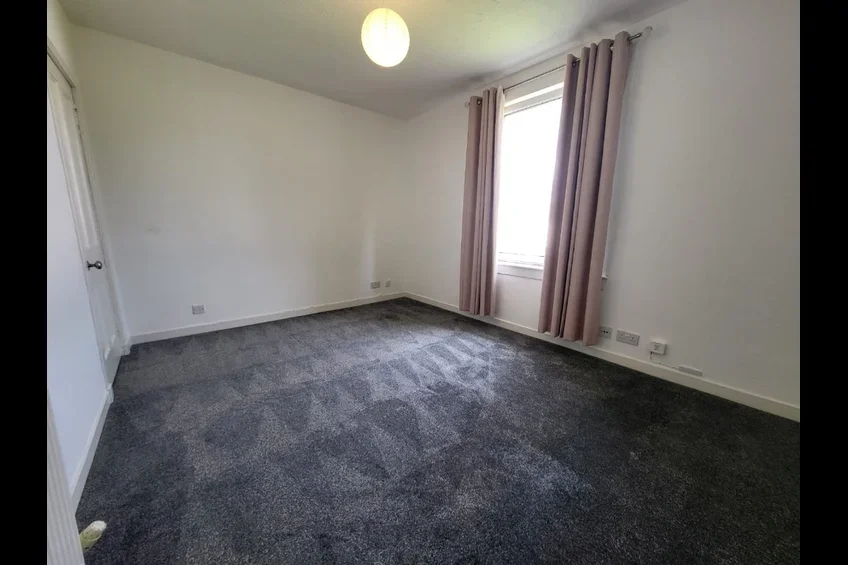 Flat Brownside Drive in Glasgow