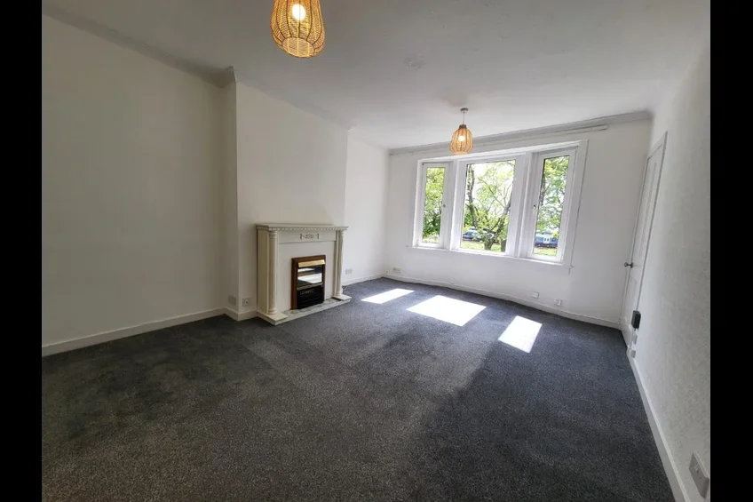 Flat Brownside Drive in Glasgow