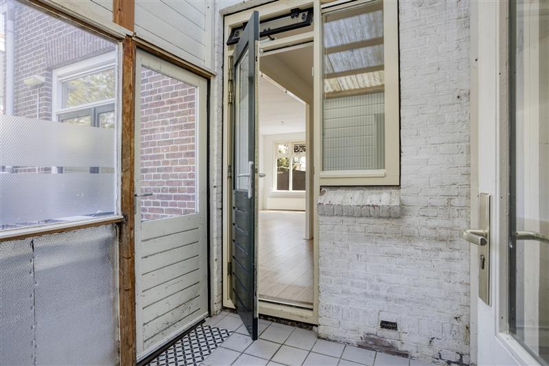 Twee-onder-één-kap te koop: Patriarchstraat 32, Haarlem