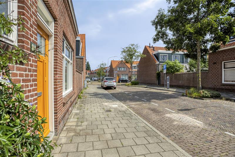 Twee-onder-één-kap te koop: Patriarchstraat 32, Haarlem