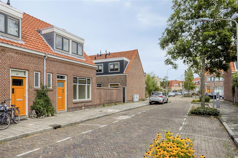 Twee-onder-één-kap te koop: Patriarchstraat 32, Haarlem