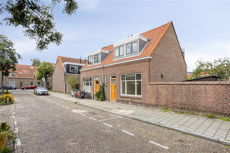 Twee-onder-één-kap te koop: Patriarchstraat 32, Haarlem