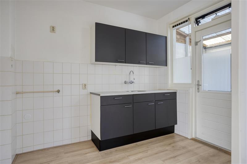 Twee-onder-één-kap te koop: Patriarchstraat 32, Haarlem