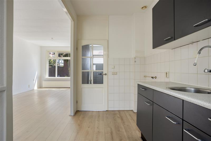 Twee-onder-één-kap te koop: Patriarchstraat 32, Haarlem