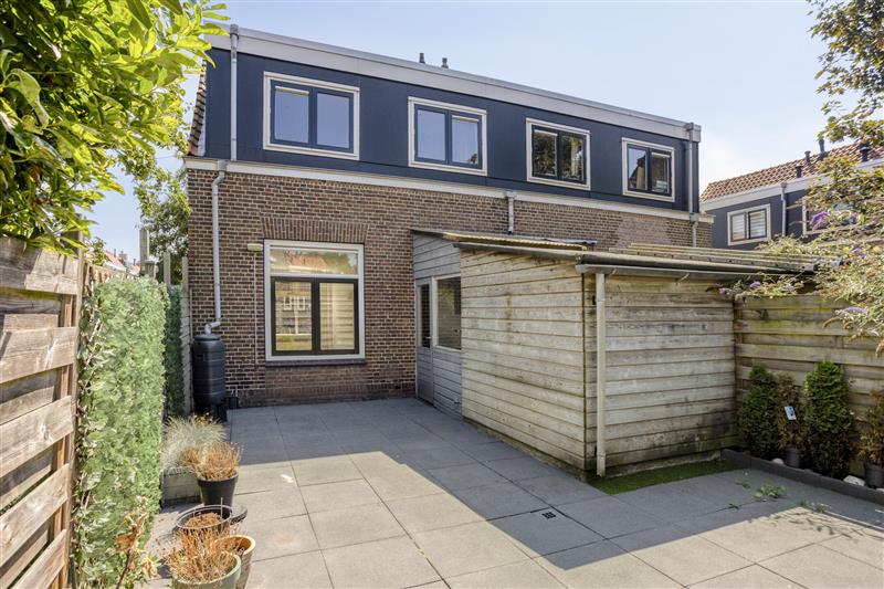 Twee-onder-één-kap te koop: Patriarchstraat 32, Haarlem