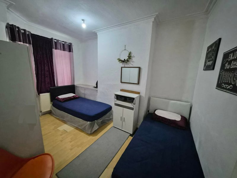 Room Buckley Road in Manchester