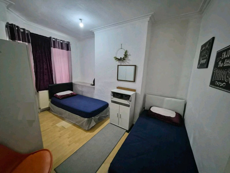 Room Buckley Road in Manchester