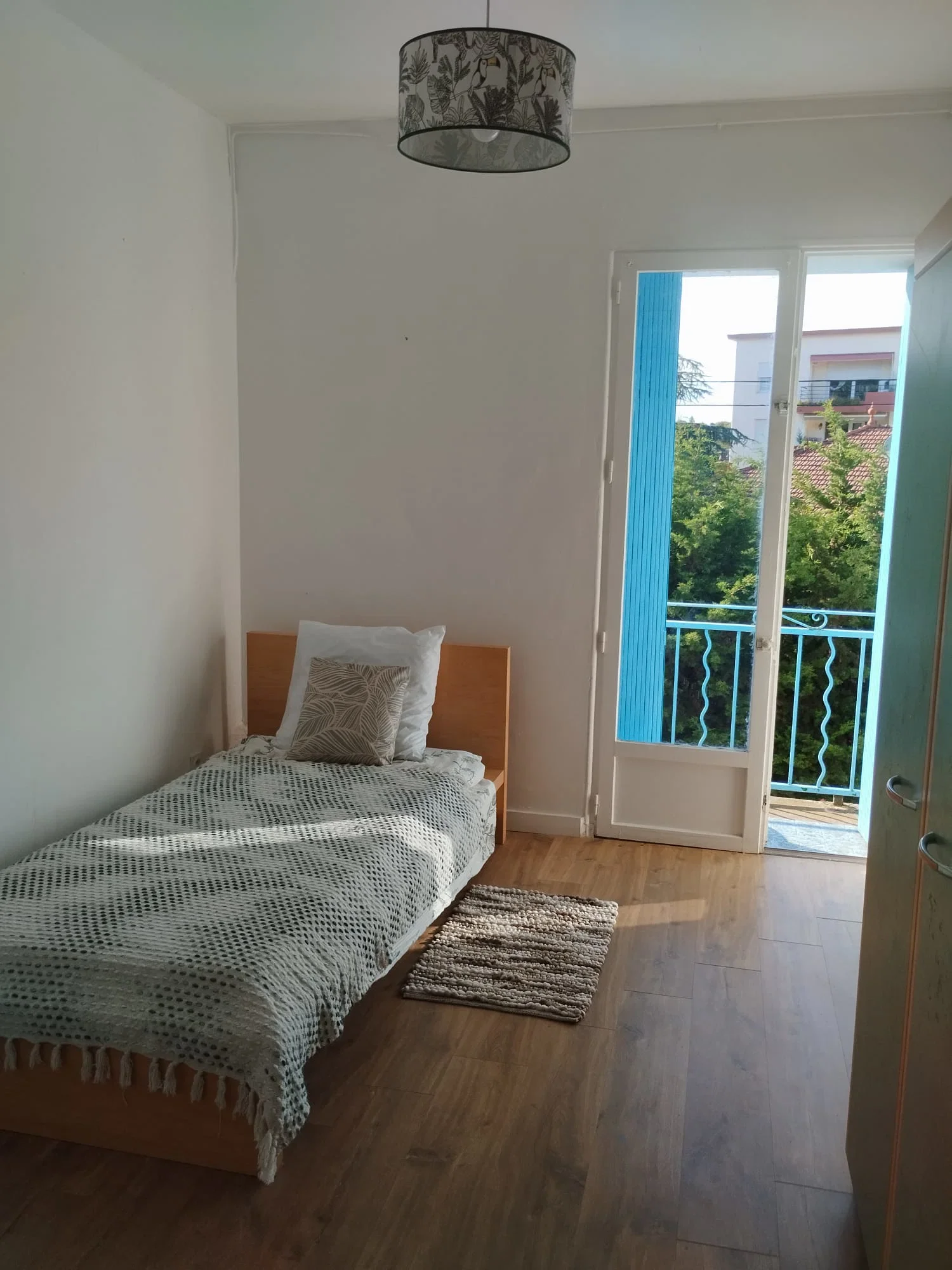 Room Rue Puech du Teil in Nîmes