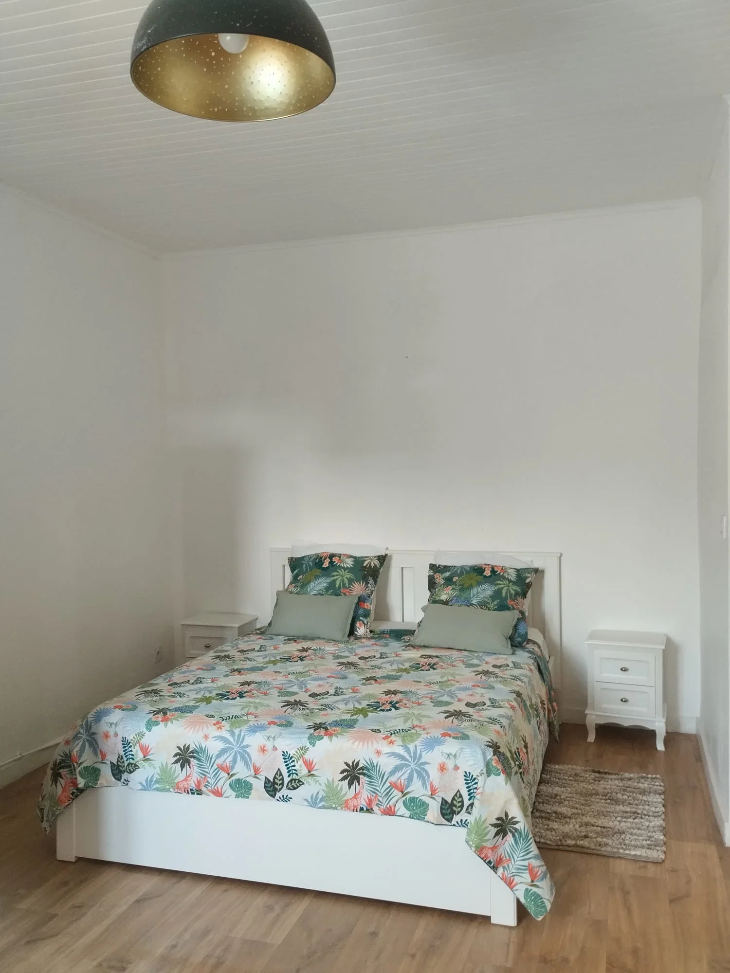 Room Rue Puech du Teil in Nîmes