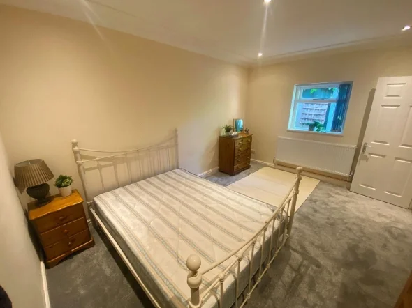 Flat Lyttelton Road in Birmingham