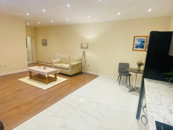 Flat Lyttelton Road in Birmingham
