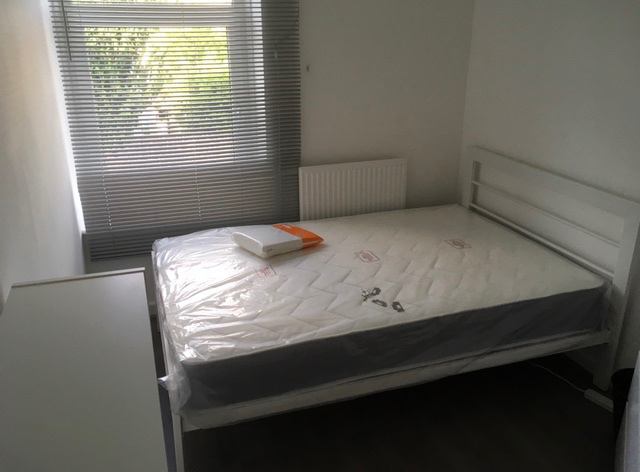 Room New Park Terrace in Pontypridd
