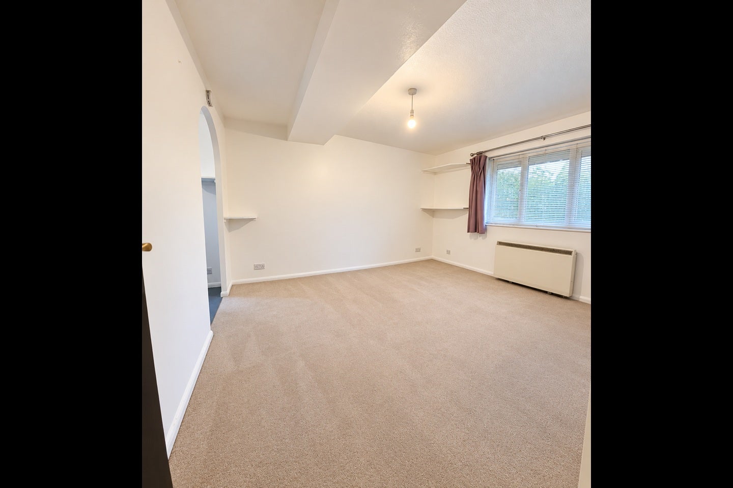 Flat Ullathorne Road in Greater London