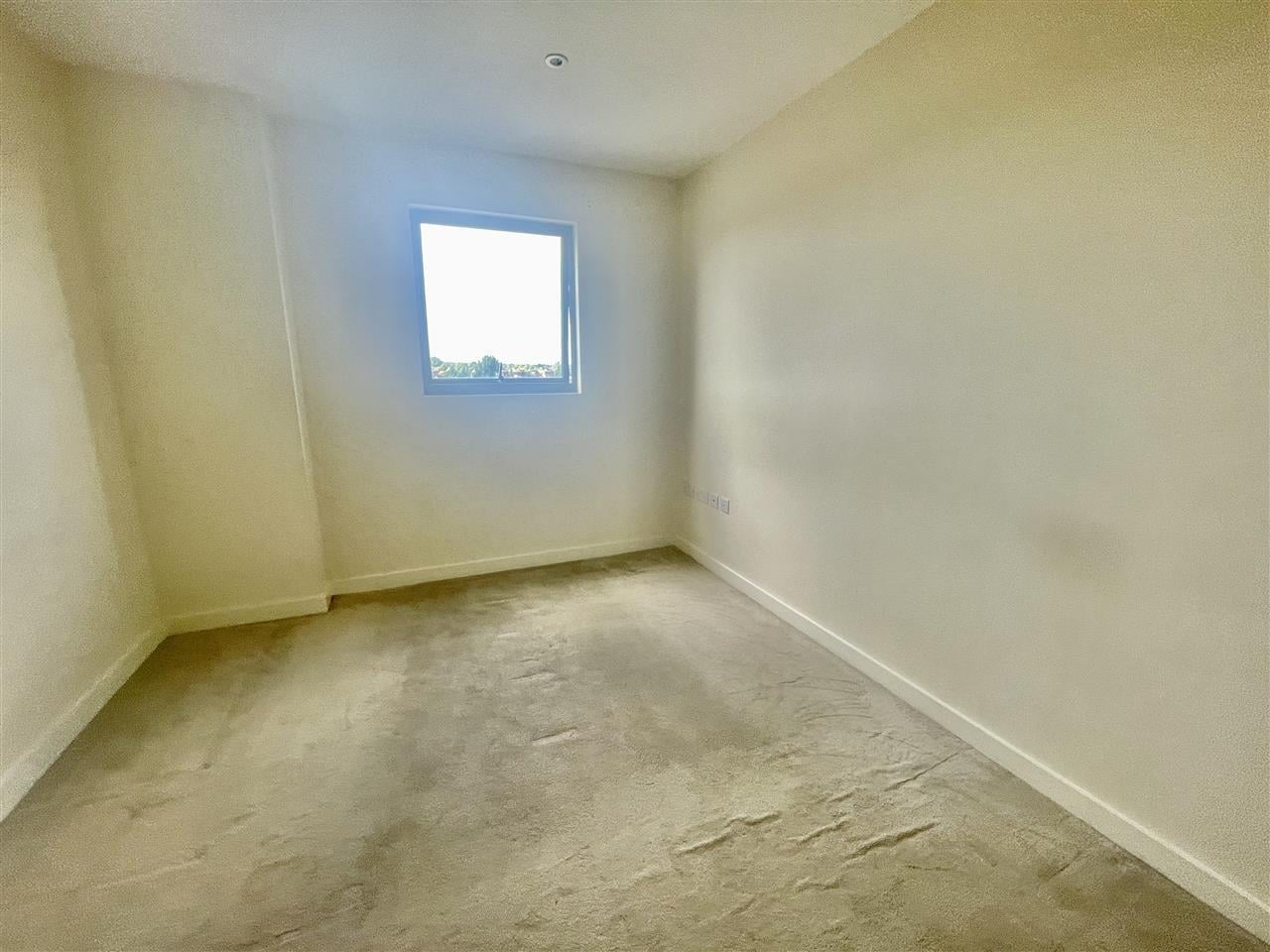 Flat Imperial Drive in Greater London