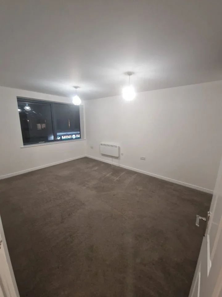 Flat Loates Lane in Watford