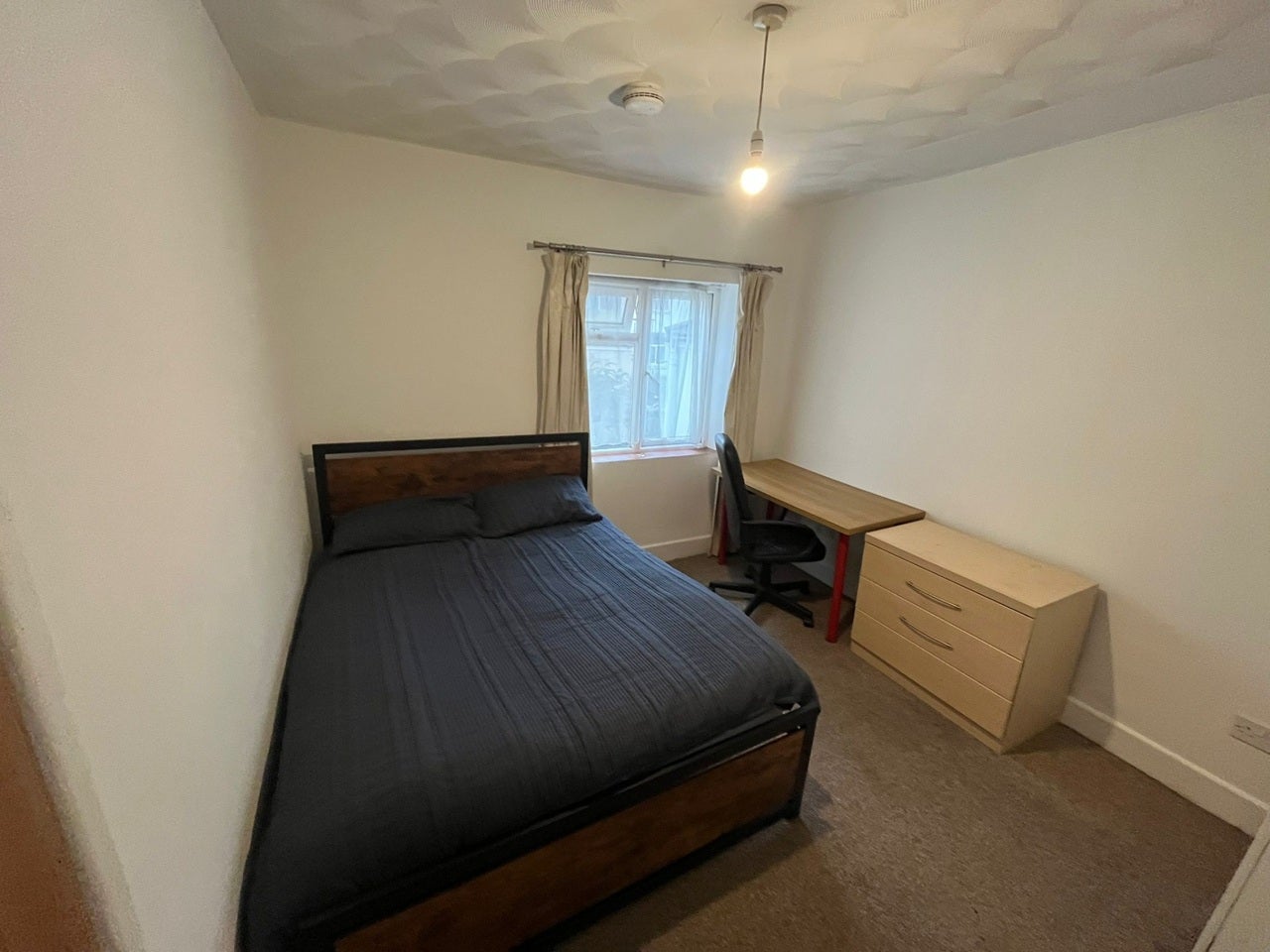 Room Lyon Street in Southampton