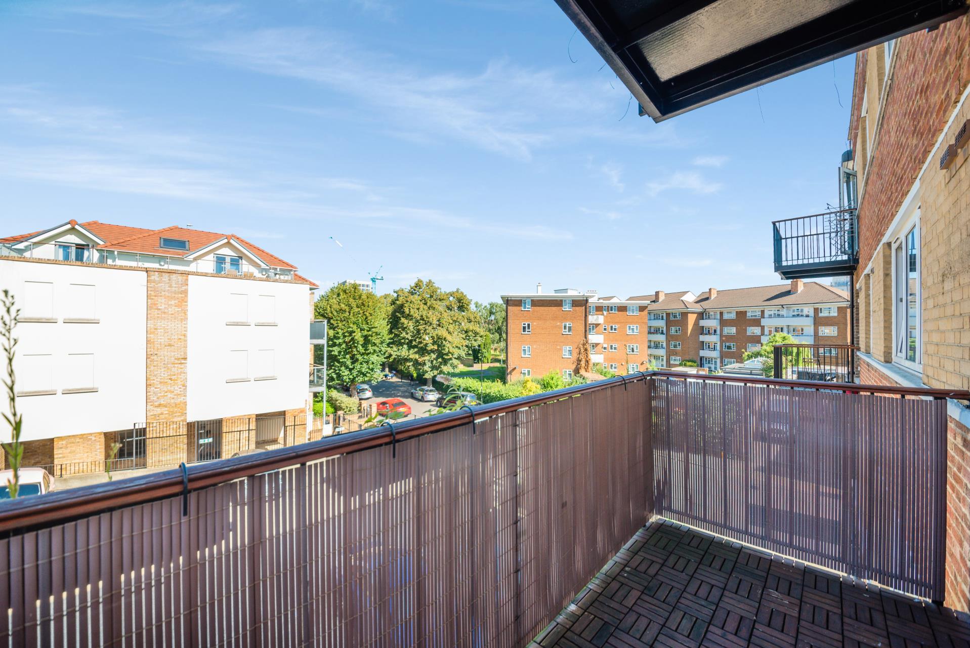 Flat Uxbridge Road in Greater London