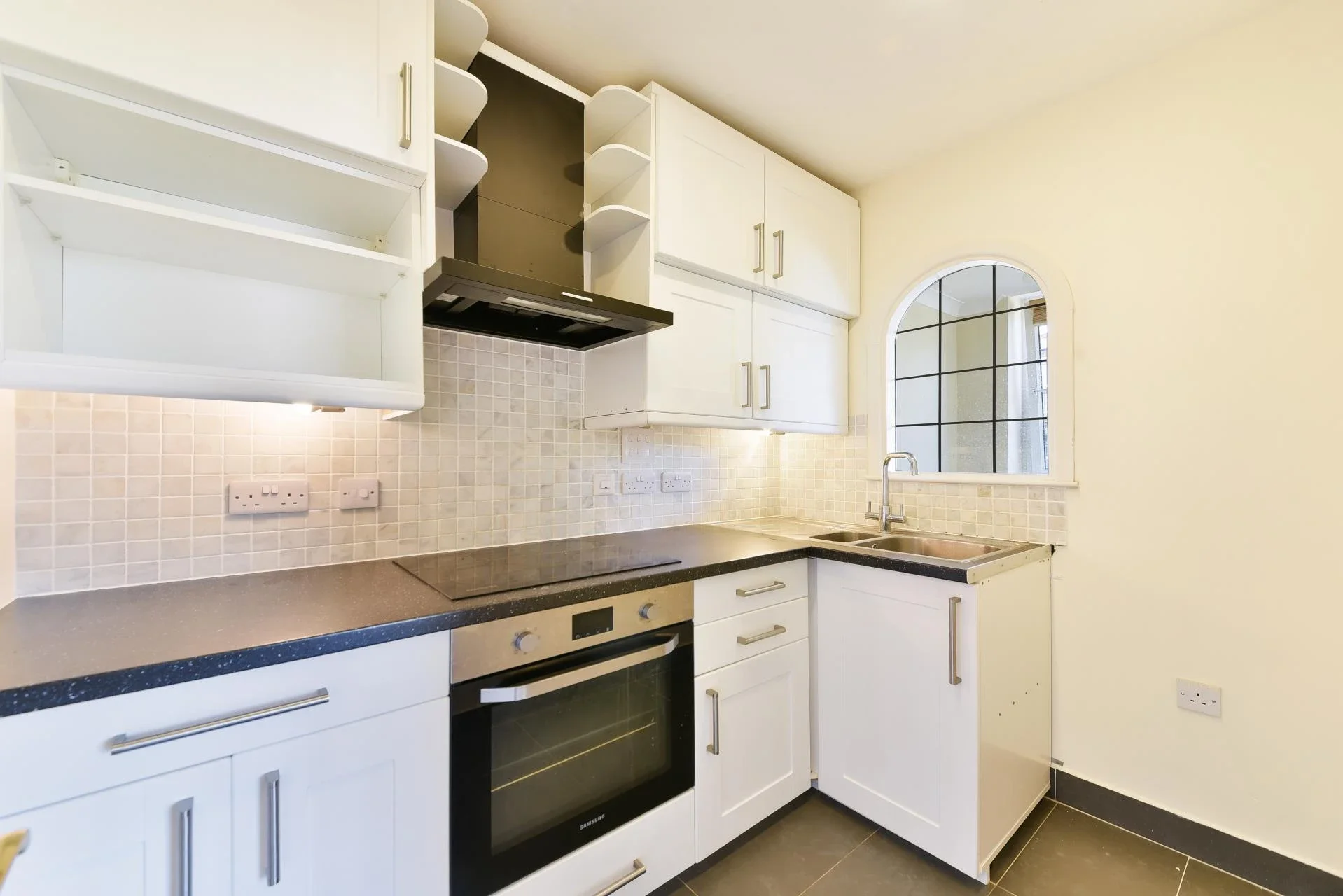 Flat Uxbridge Road in Greater London
