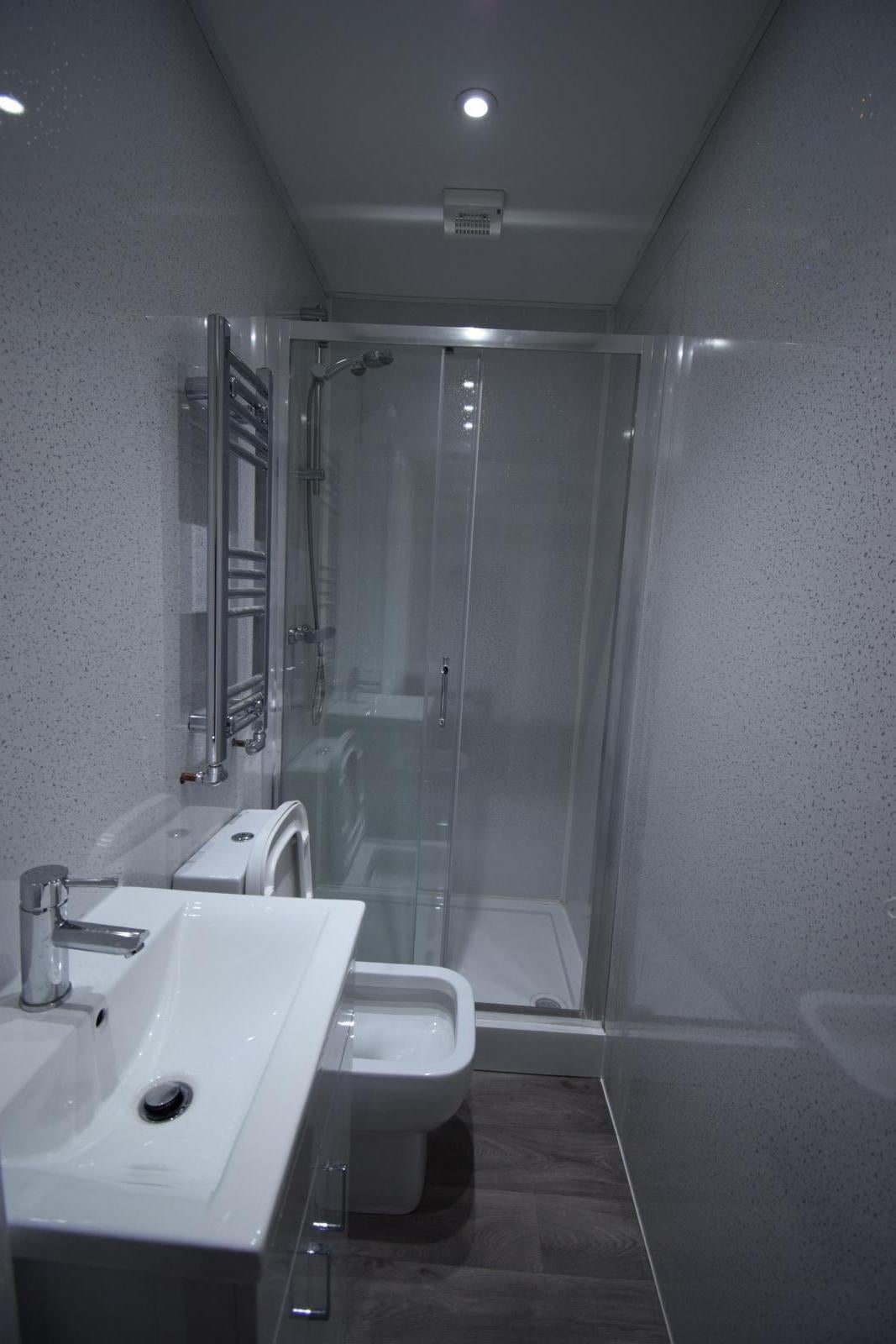 Flat Lansdowne Road in Greater London