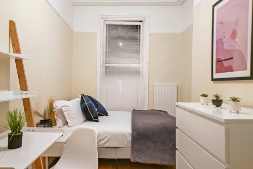 Room Lanark Place in City of Westminster