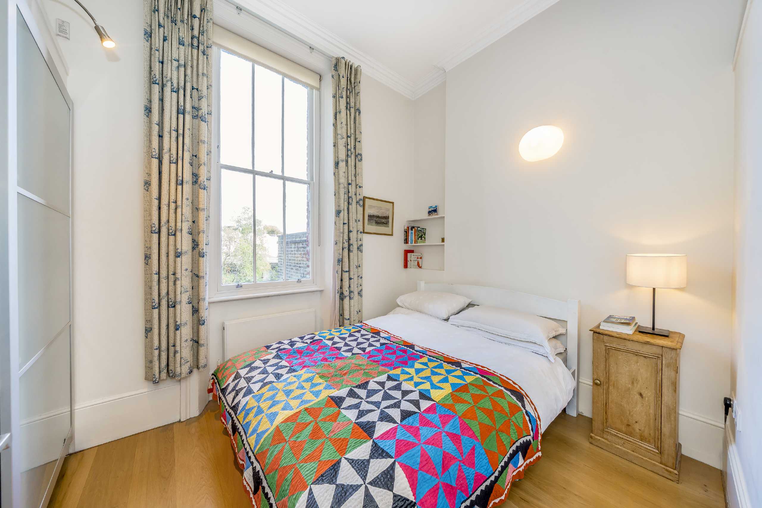 Flat Royal Crescent in Greater London