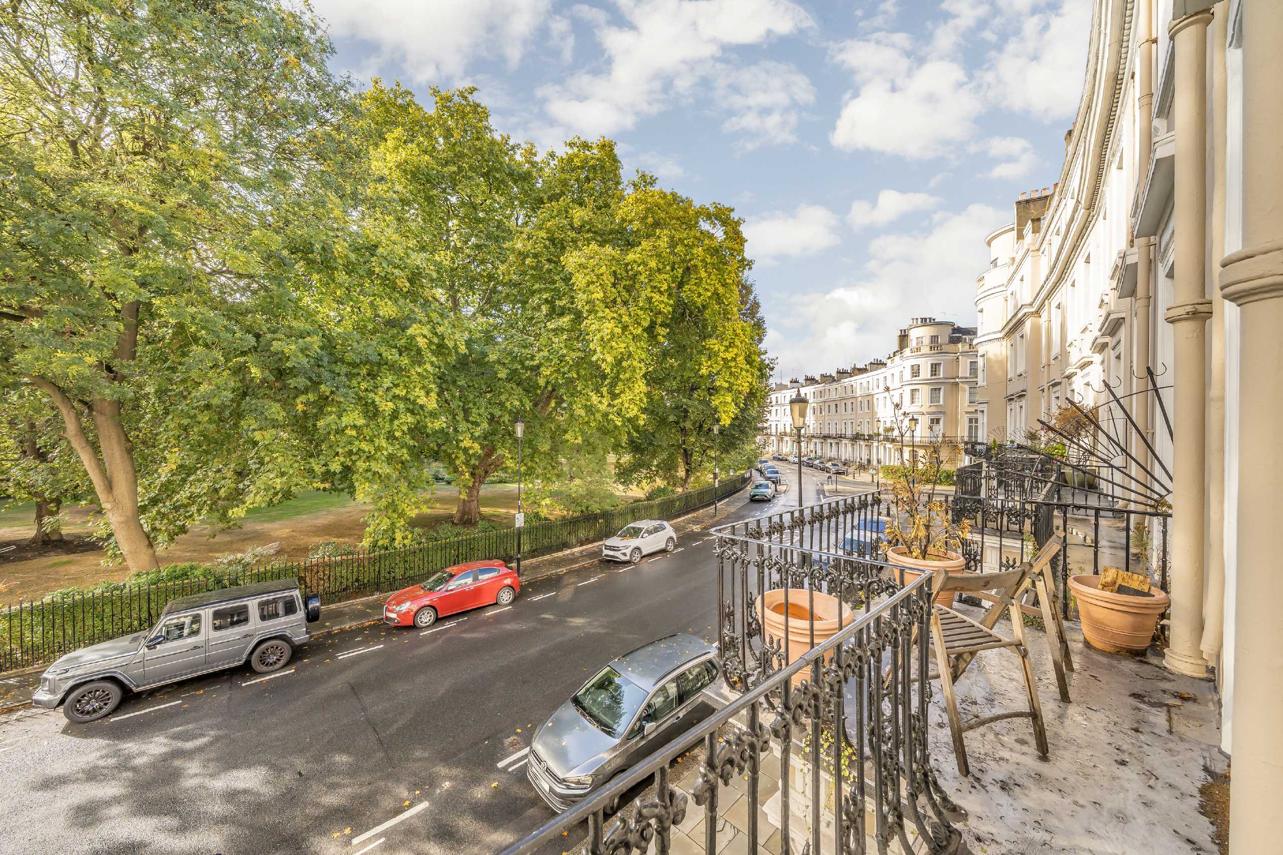 Flat Royal Crescent in Greater London