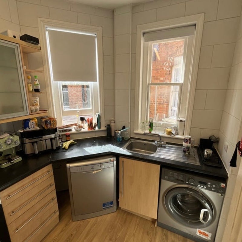Room Grantully Road in City of Westminster