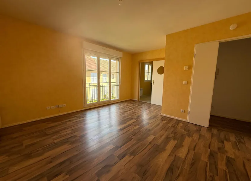 Appartement Avenue Georges Clemenceau à Vaux-le-Pénil