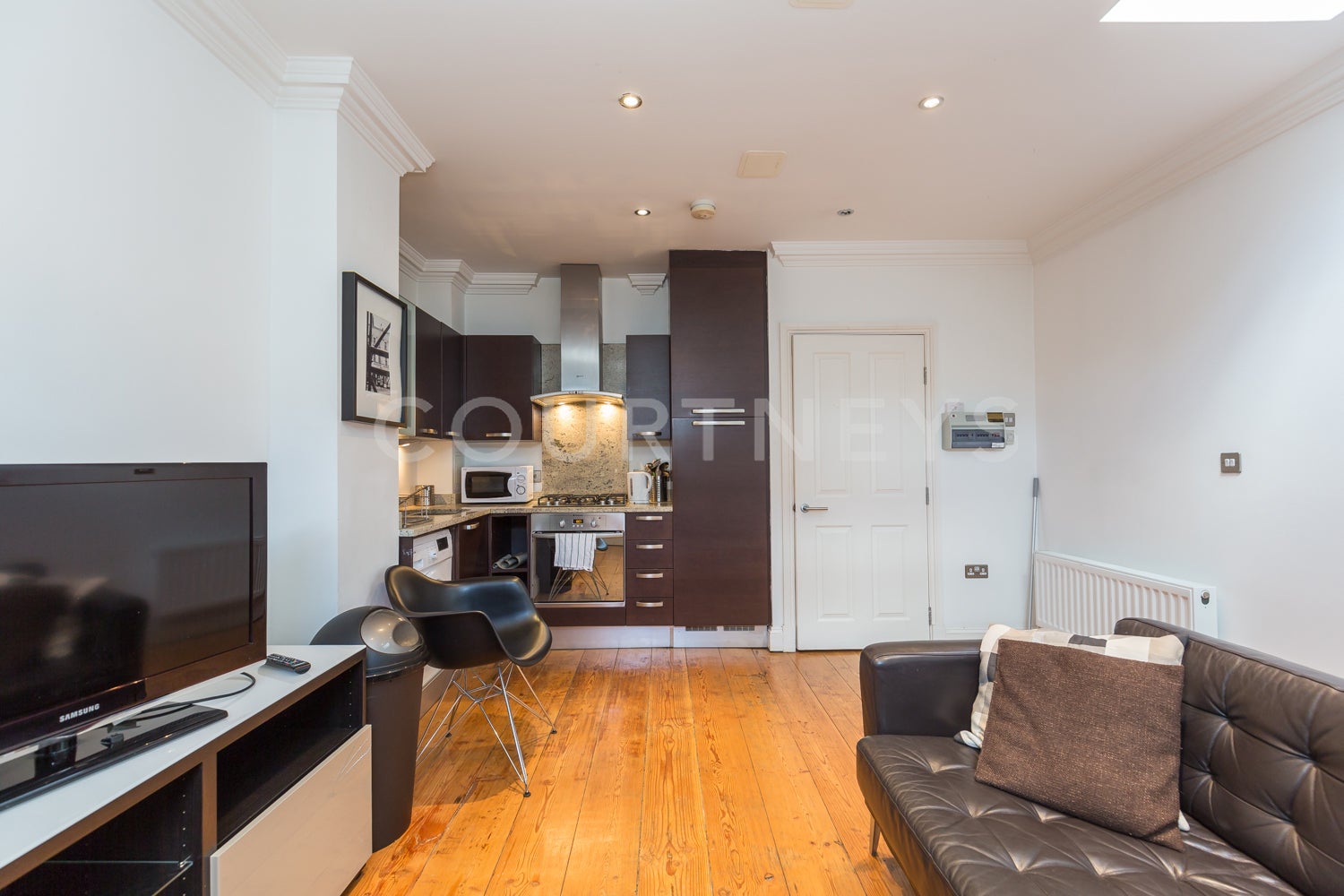 Flat Kingsland Road in Greater London
