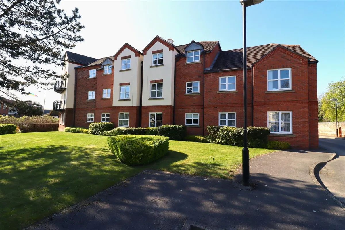 Flat Chancery Court in Brough