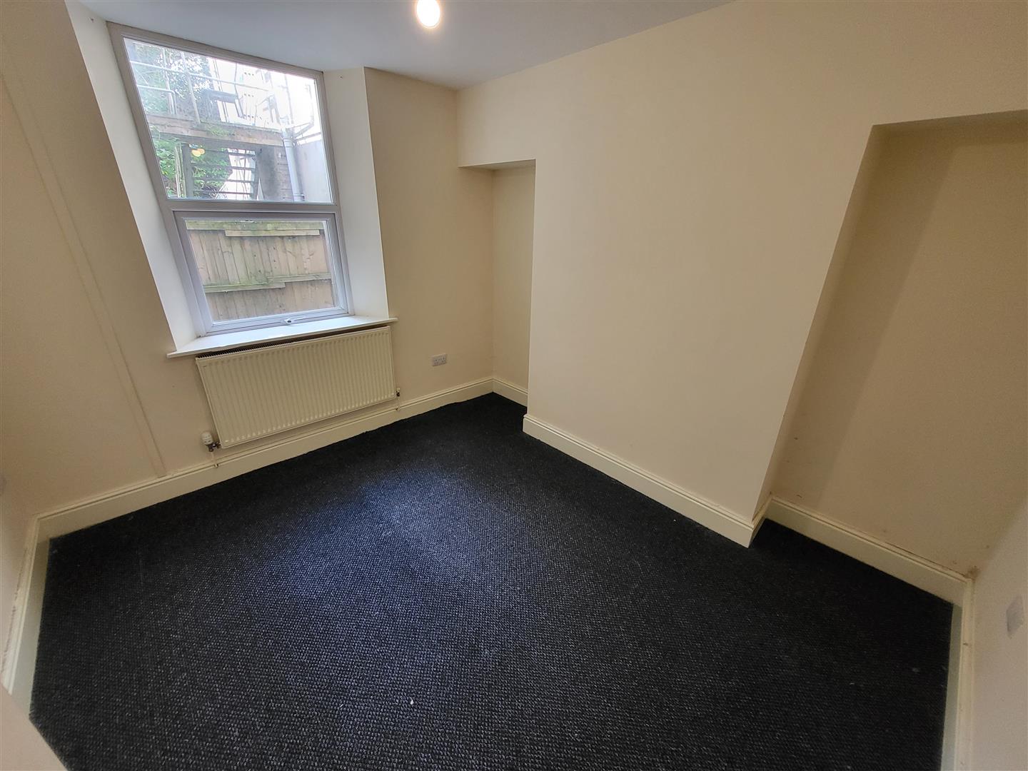 Flat Livingstone Place in Newport