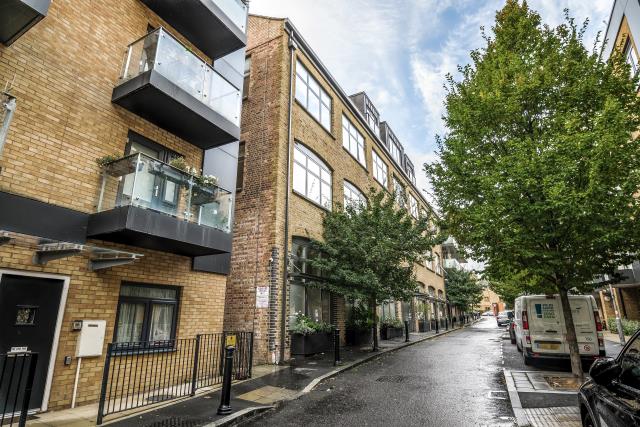 Flat Charles Street in Greater London
