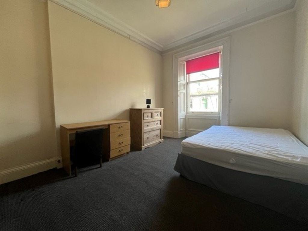 Room Commercial Street in Dundee