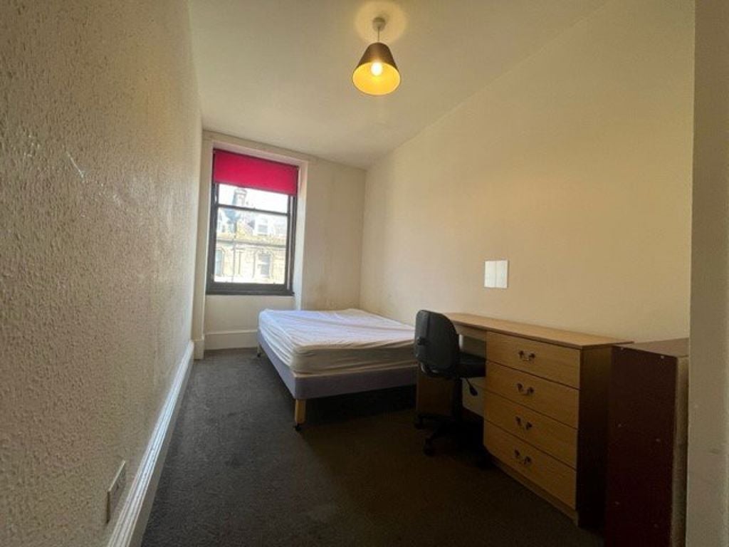 Room Commercial Street in Dundee