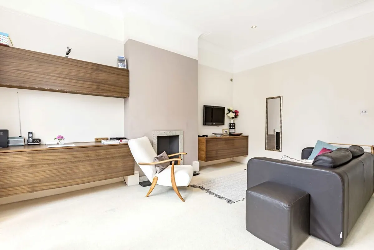 Flat Park Road in Greater London