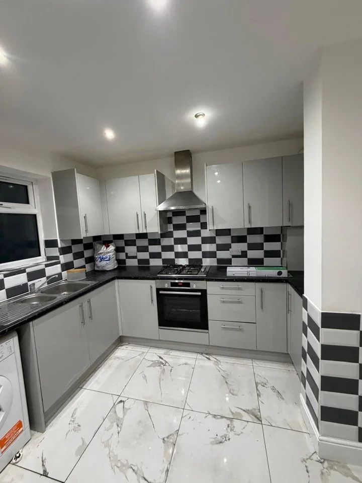 House Leslie Grove in Greater London