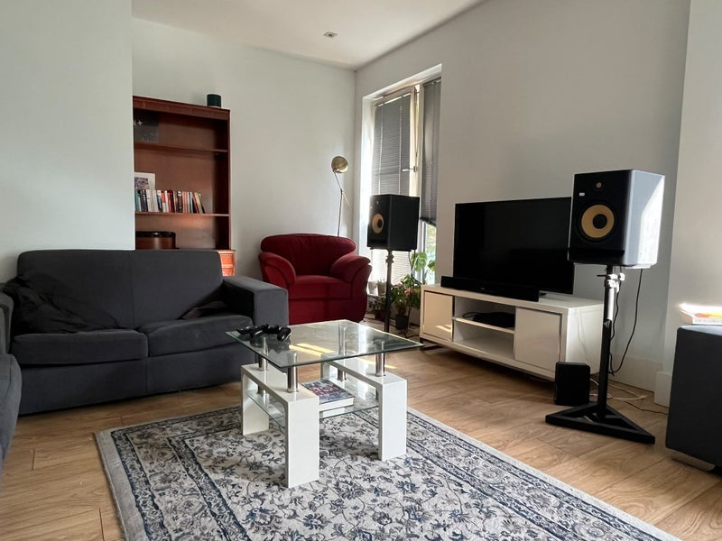 Flat Heneage Street in Greater London