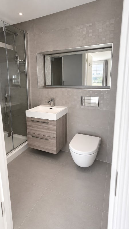 Room Plough Way in Greater London