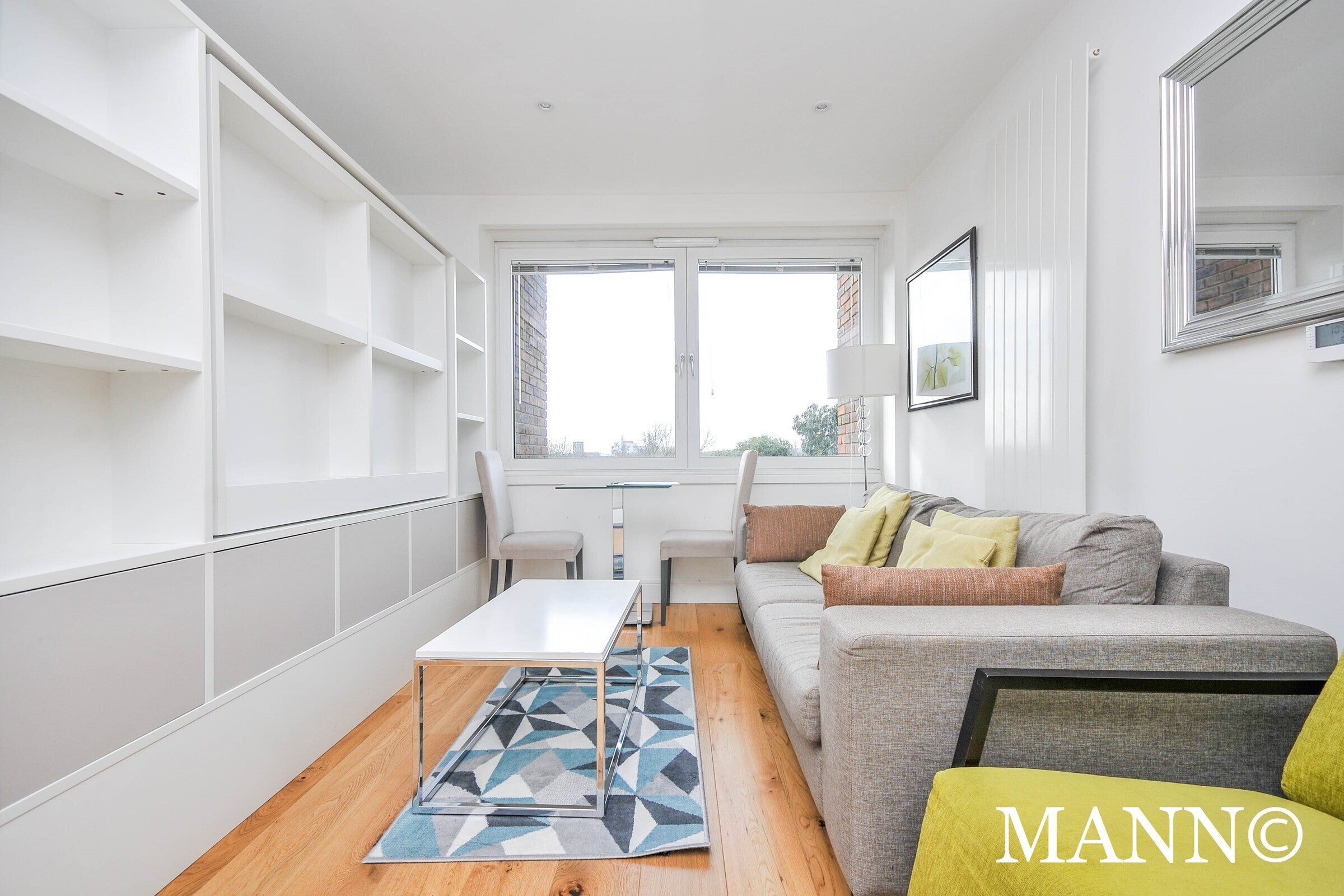 Flat Molesworth Street in Greater London