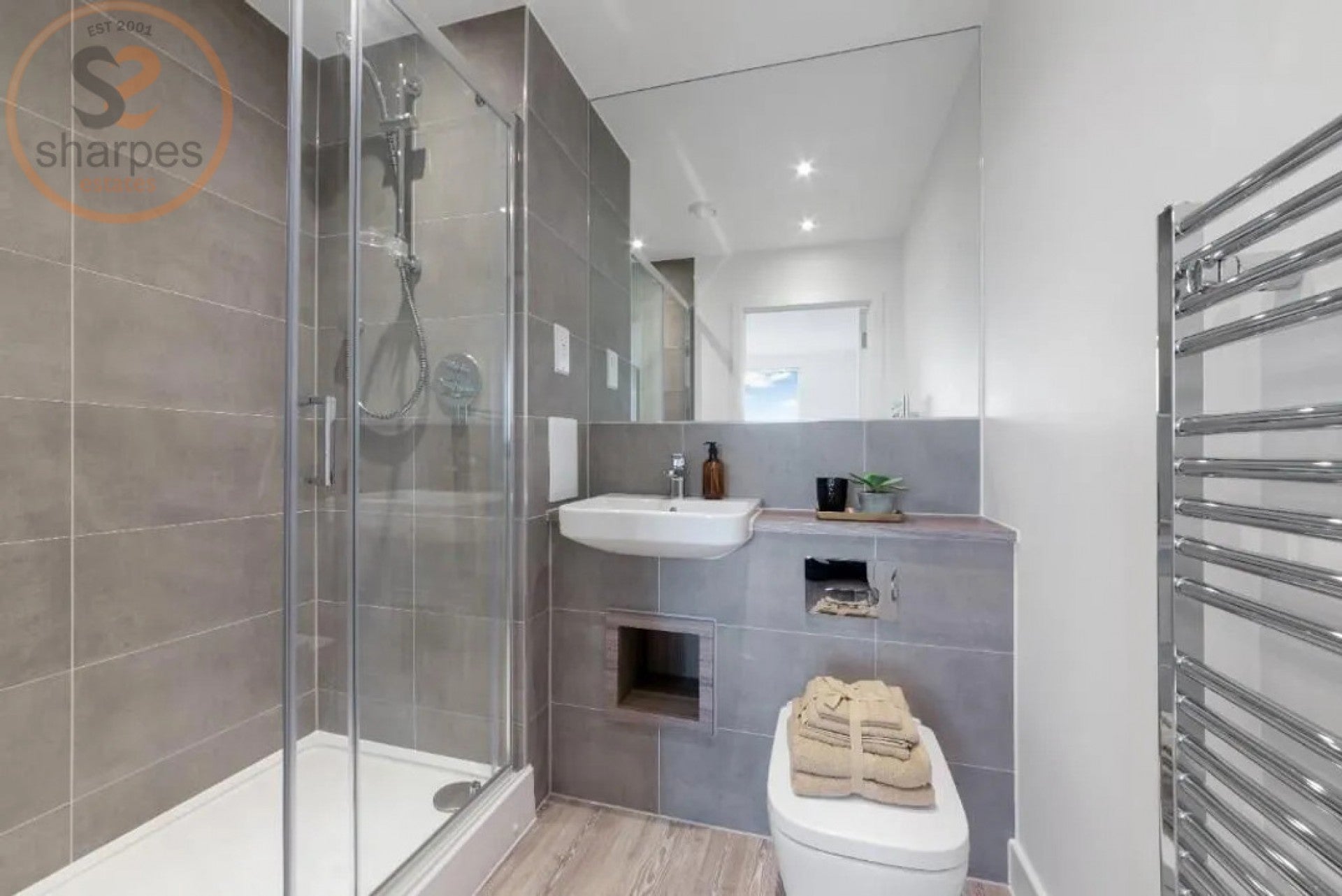 Flat Beverley Way in Greater London