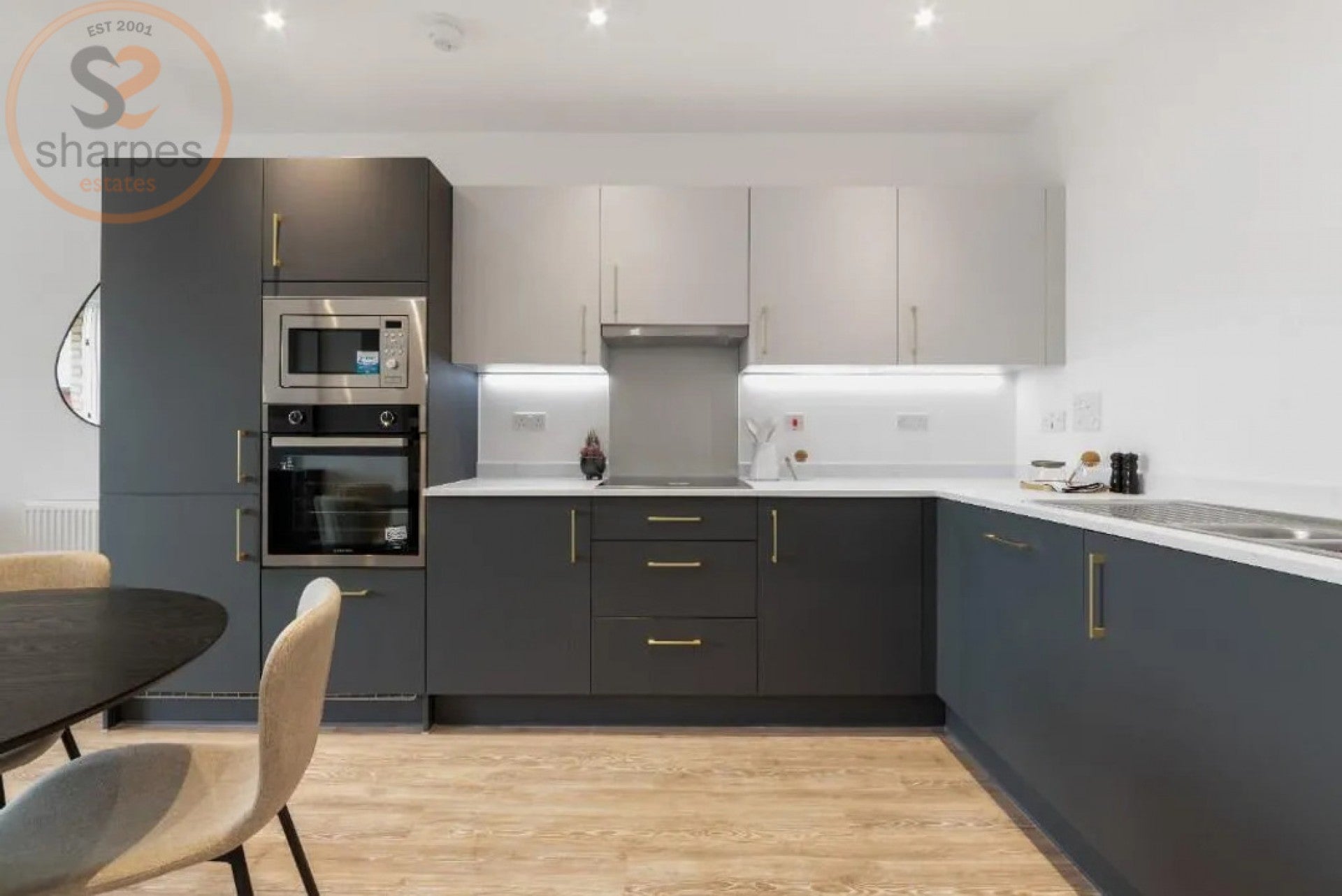 Flat Beverley Way in Greater London