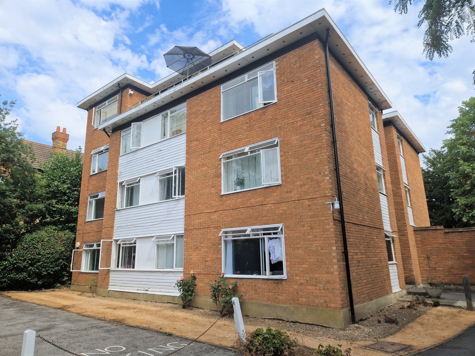 Flat Shirehall Road in Dartford