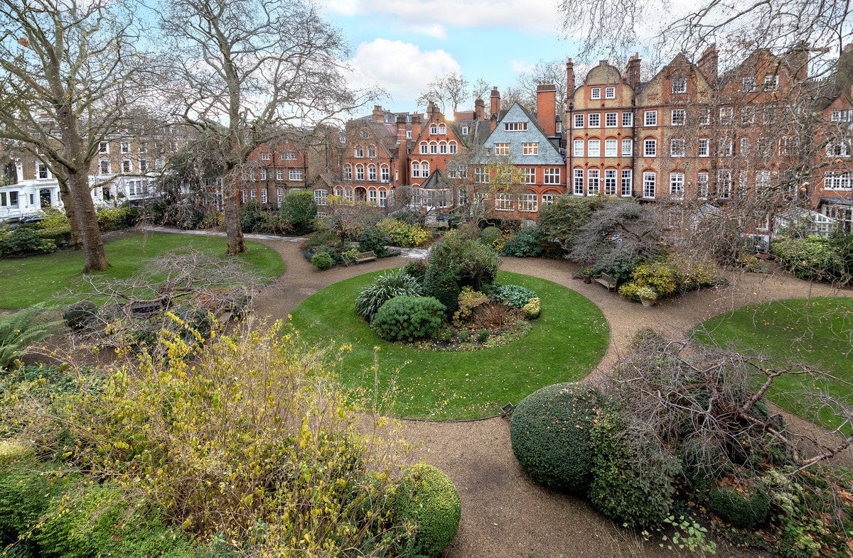 House Collingham Gardens in Greater London