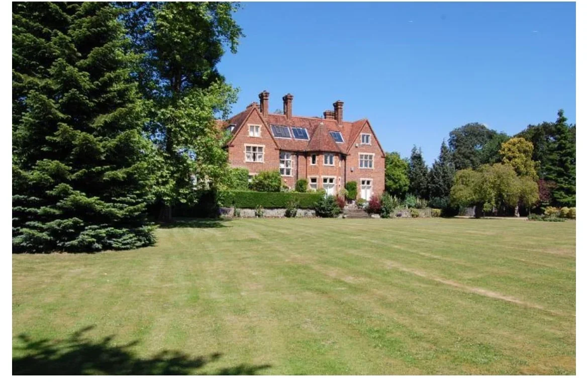 Flat Old Rectory Lane in Denham