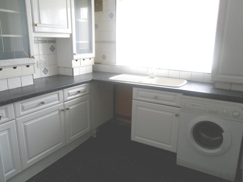 Flat Heathcote Avenue in Greater London