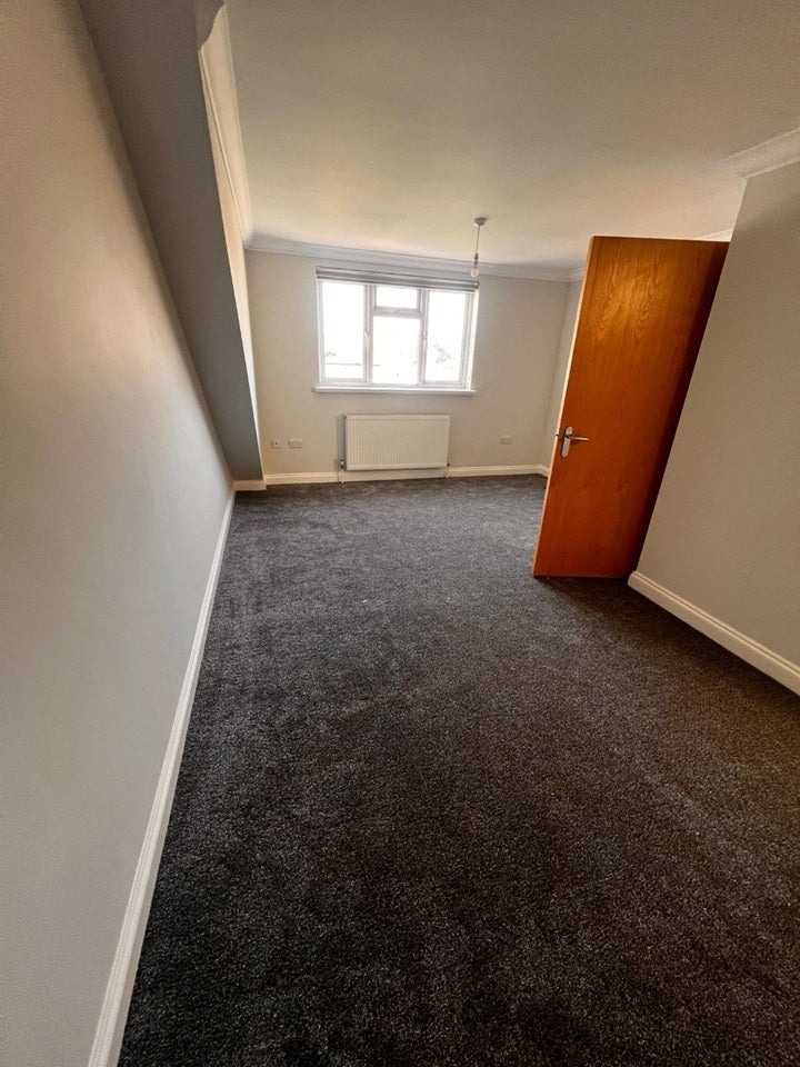 Flat Elm Gardens in Greater London